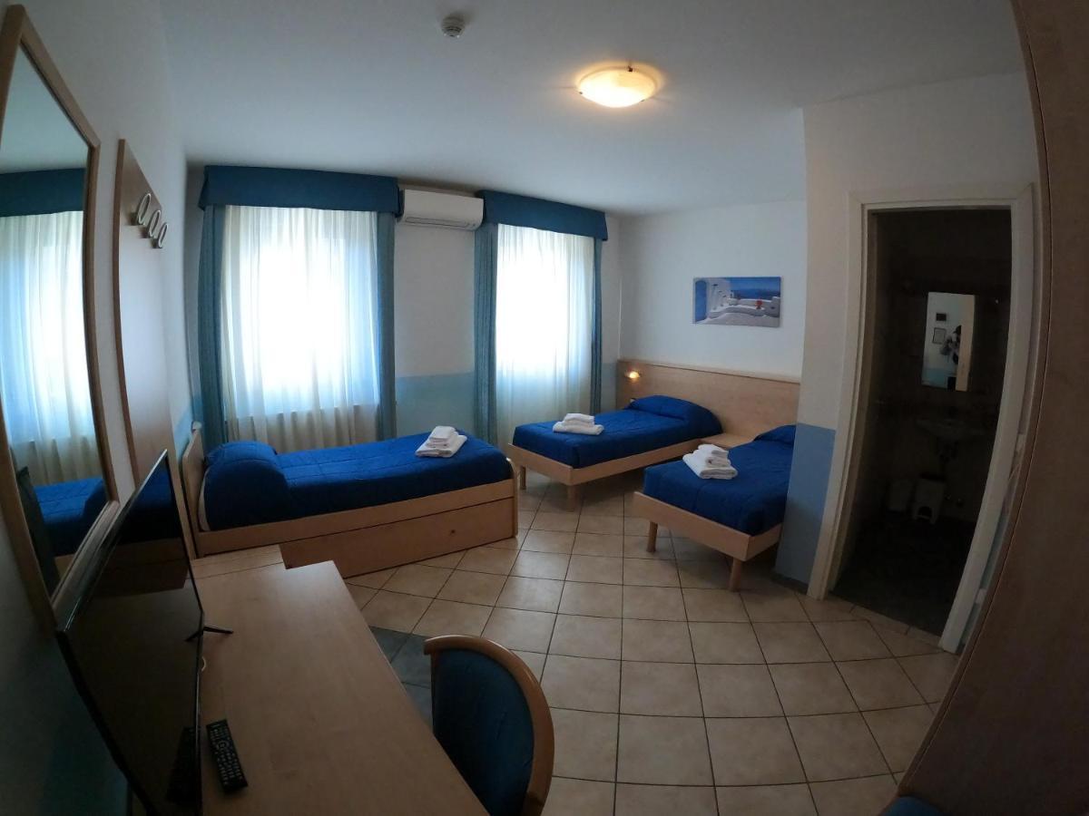 Albergo La Caravella Staranzano Bagian luar foto