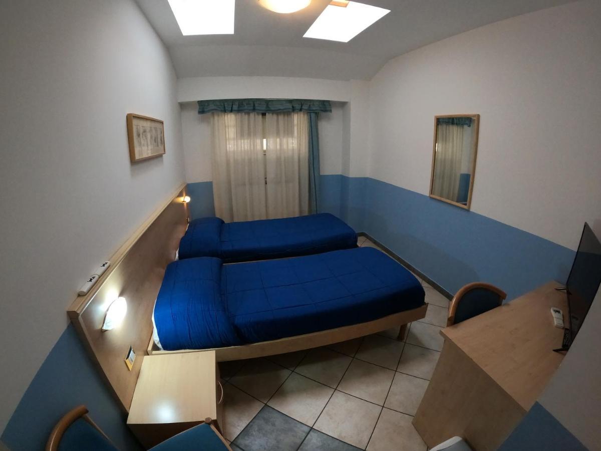 Albergo La Caravella Staranzano Bagian luar foto